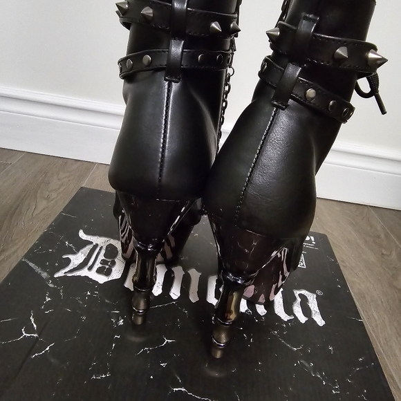 Demonia Muerto Vegan Leather Boots, Size 8 - Picture 6 of 6